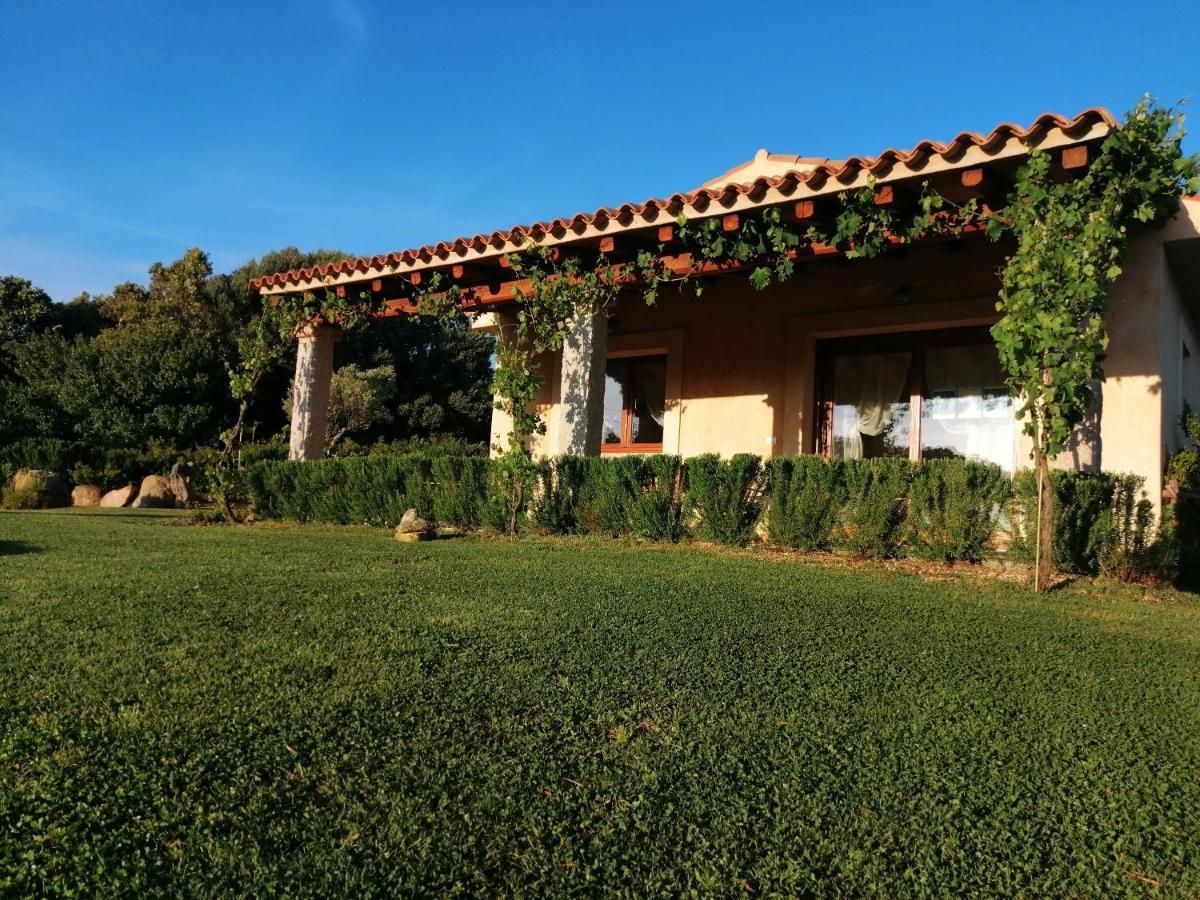 Agriturismo Fioredda Aglientu Bagian luar foto